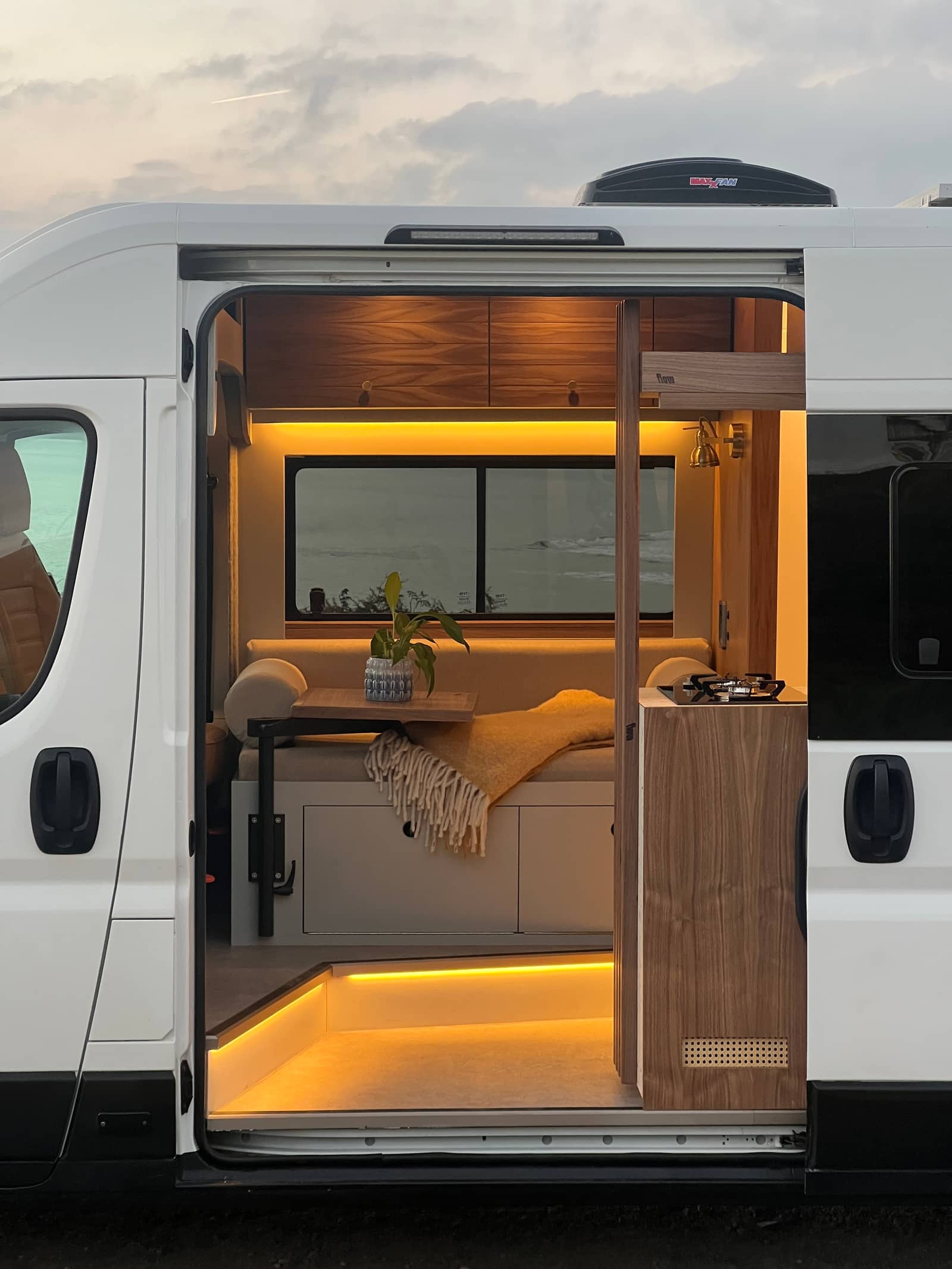 Flow Campers hero image