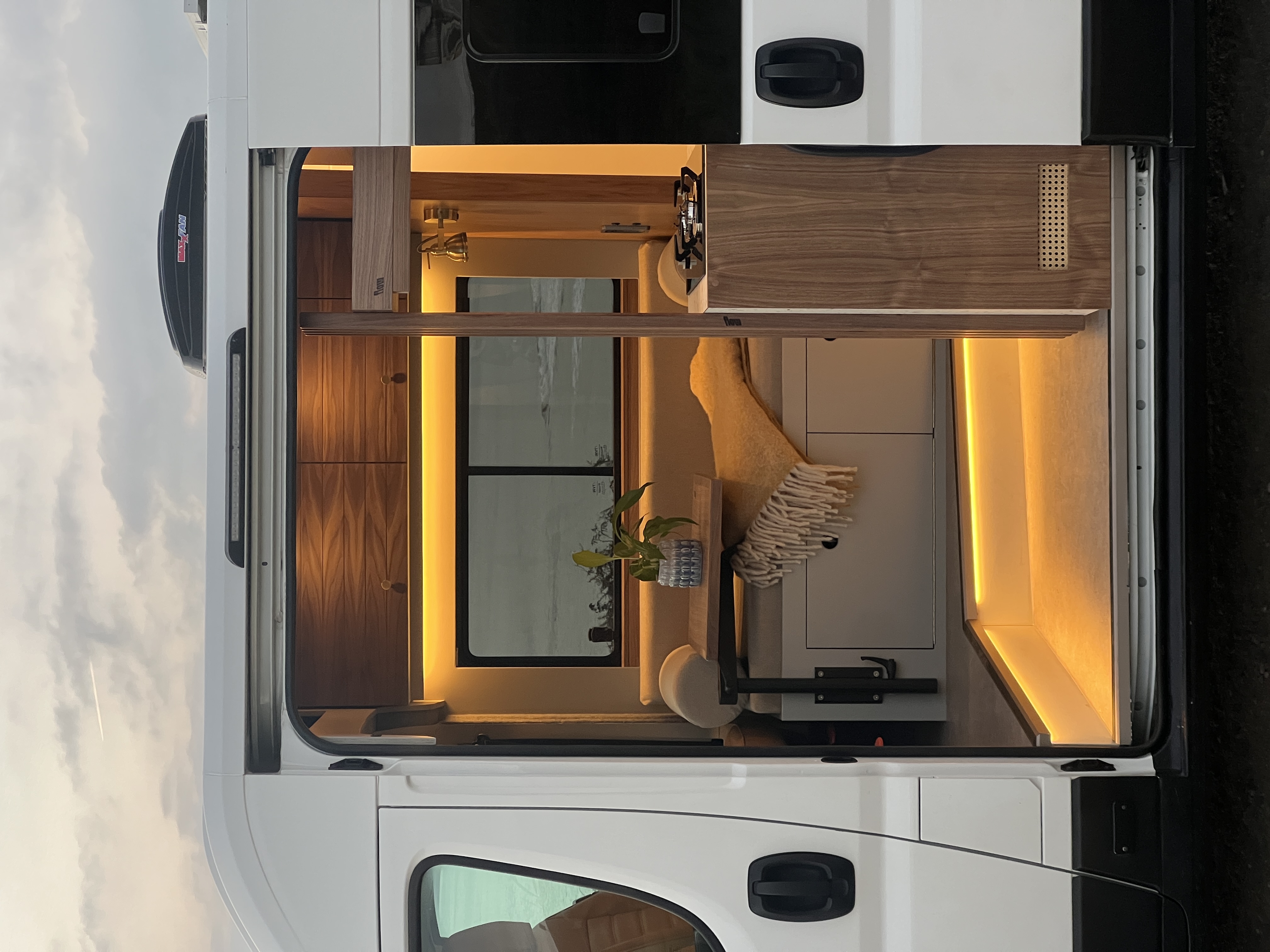 Flow Campers hero image